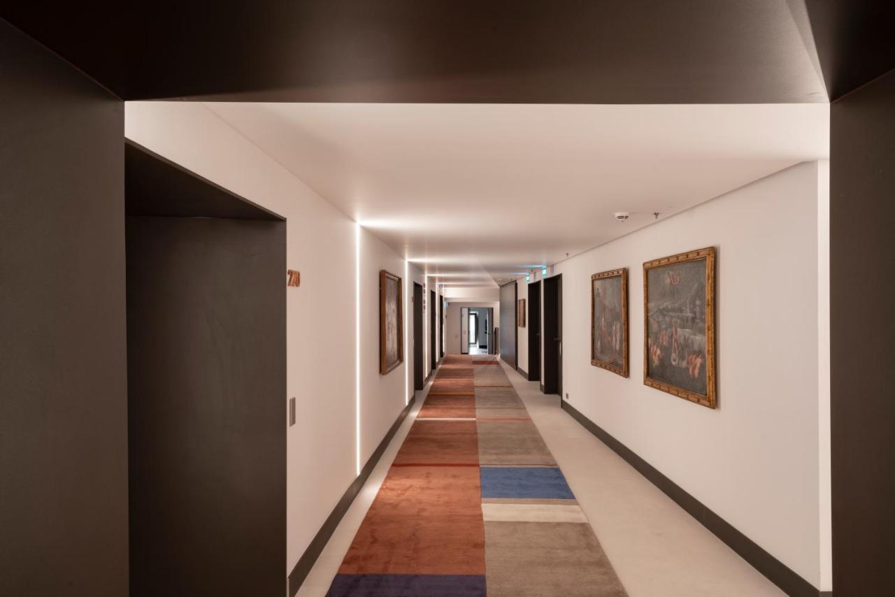 莱昂酒店 外观 照片 Corridor