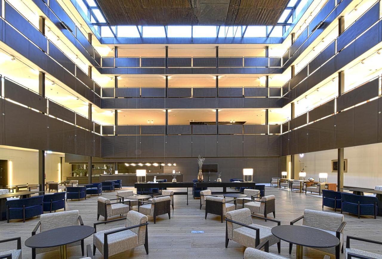 莱昂酒店 外观 照片 The interior of the hotel