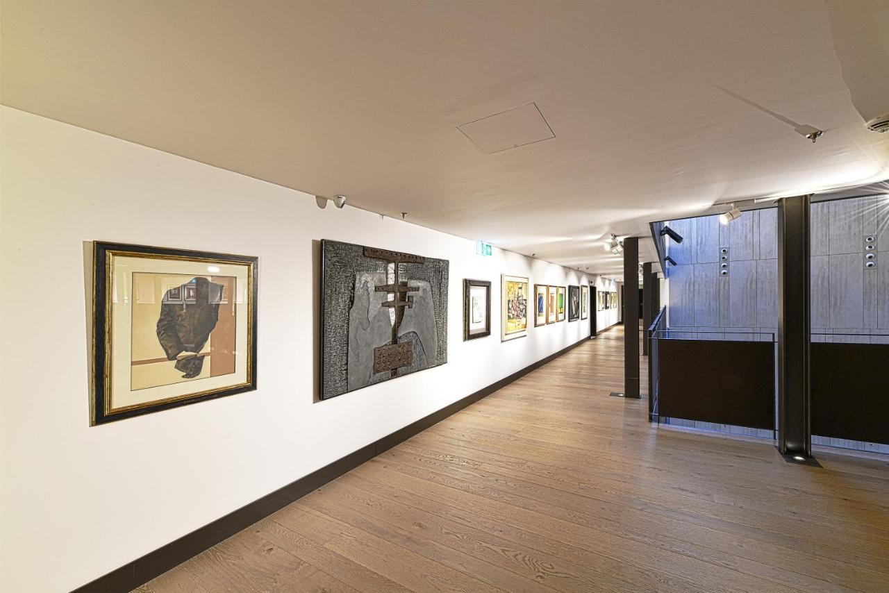 莱昂酒店 外观 照片 Interior of the gallery