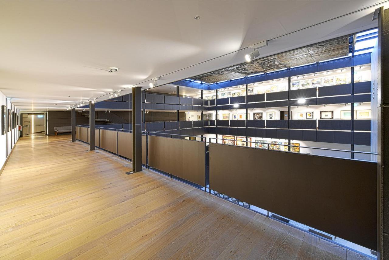 莱昂酒店 外观 照片 The interior of the gallery