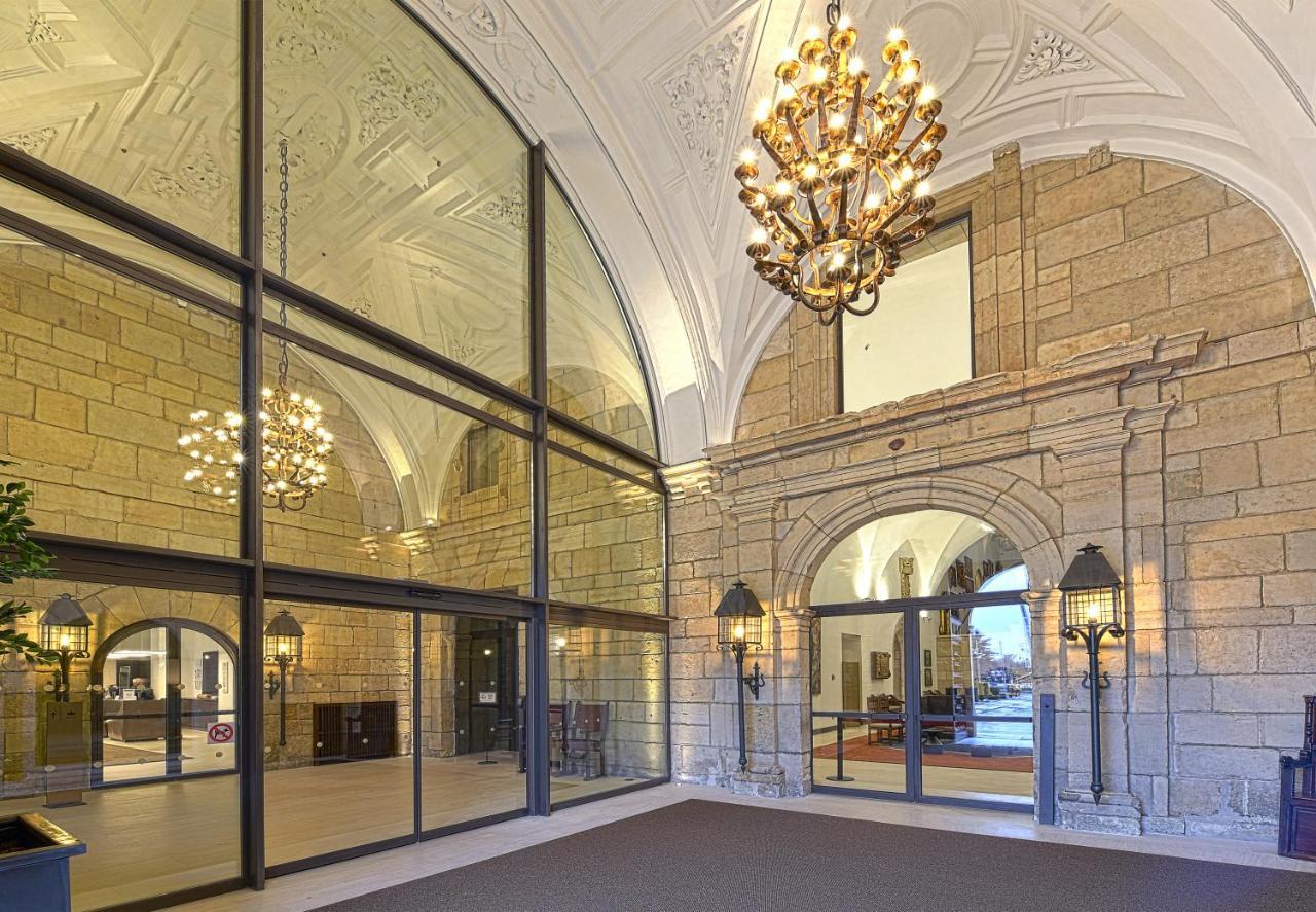 莱昂酒店 外观 照片 The interior of the hotel