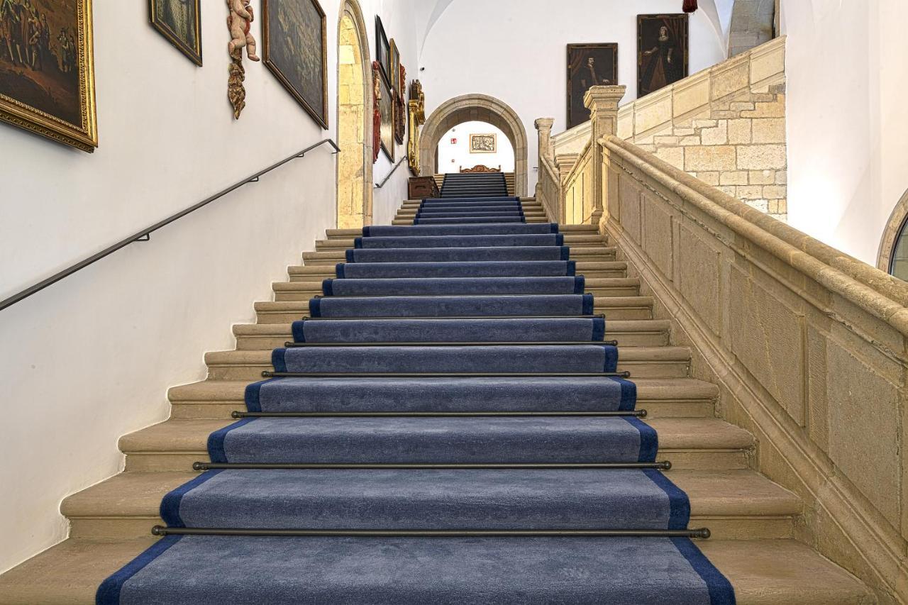 莱昂酒店 外观 照片 The Blue Staircase