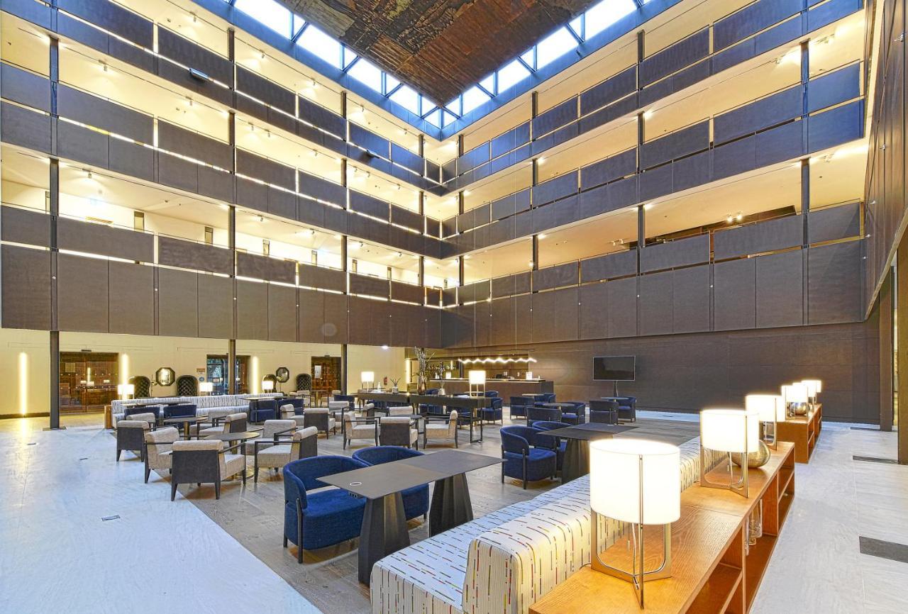 莱昂酒店 外观 照片 The interior of the hotel